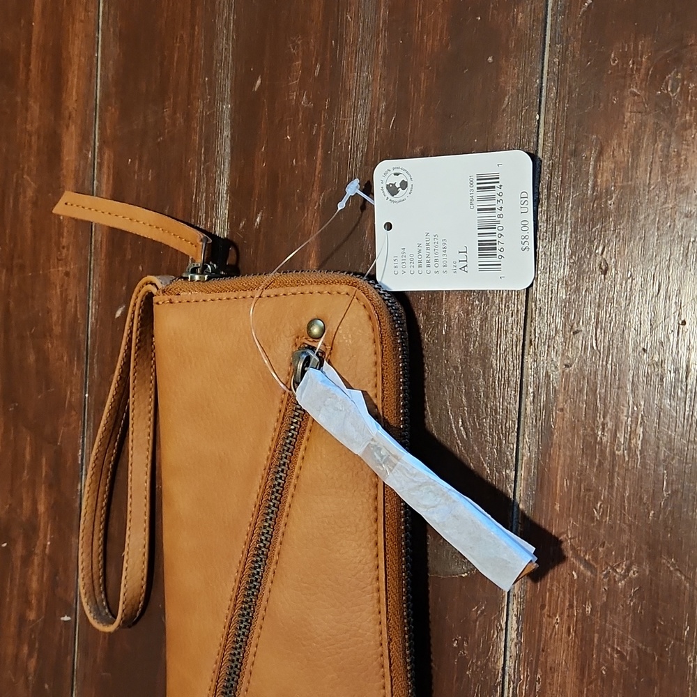 NEW Free People Vegan Wallet/Wristlet - Picture 2 of 5
